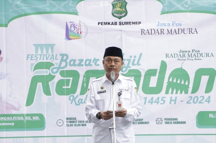 Sekretaris Daerah Kabupaten Sumenep, Ir. H. Edy Rasyadi, MSi Saat Memberikan Sambutan Pada Pembukaan Bazar Takjil Ramadhan 1445 Hijriyah, Rabu (13/03/2024)