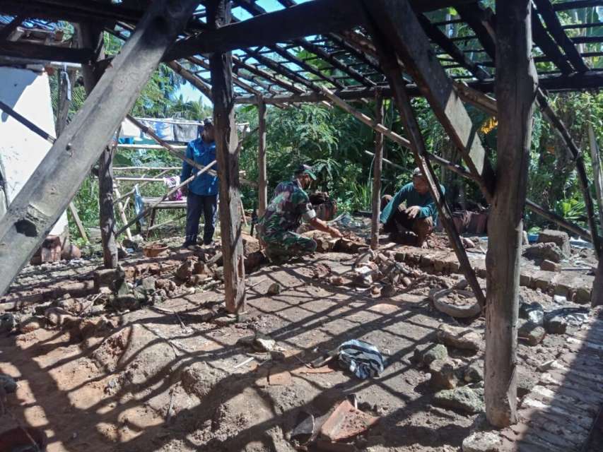 Wujud Kepedulian Babinsa Koramil Pasongsongan Kepada Warga Binaannya, Rabu (27/03/2024)