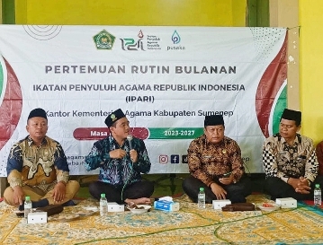 Kemenag Sumenep, KH. Abdul Wasid, MPd Disaat Pertemuan Rutin IPARI Sumenep di KUA Batuan, Rabu (07/03/2024)