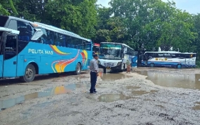 Suasana Di Terminal Arya Wiraraja Sumenep 