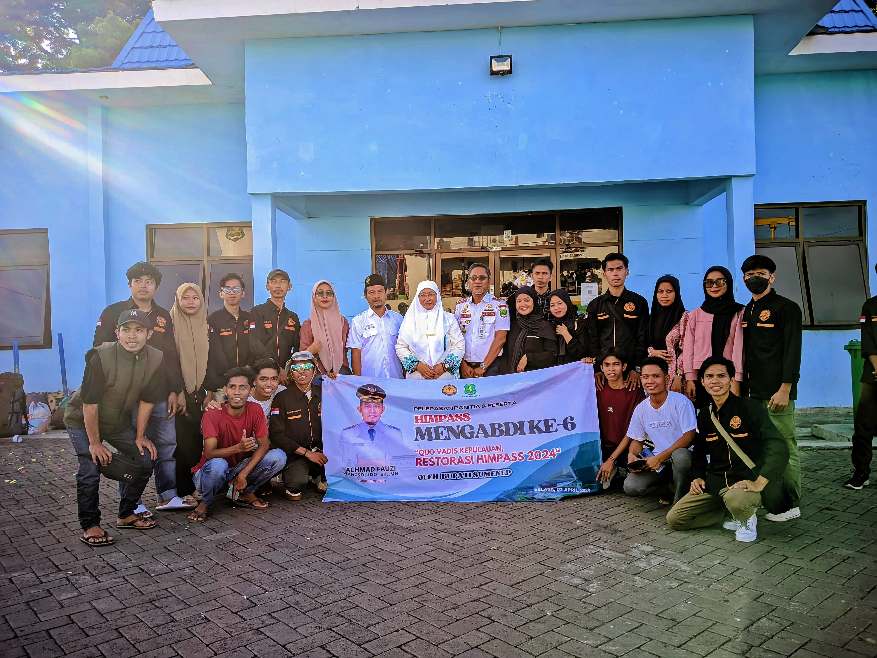 Wabup Sumenep Hj Dewi Khalifah SH, MH, MPdi Saat Bersama HIMPASS di Pelabuhan Kalianget, Selasa (02/04/2024)