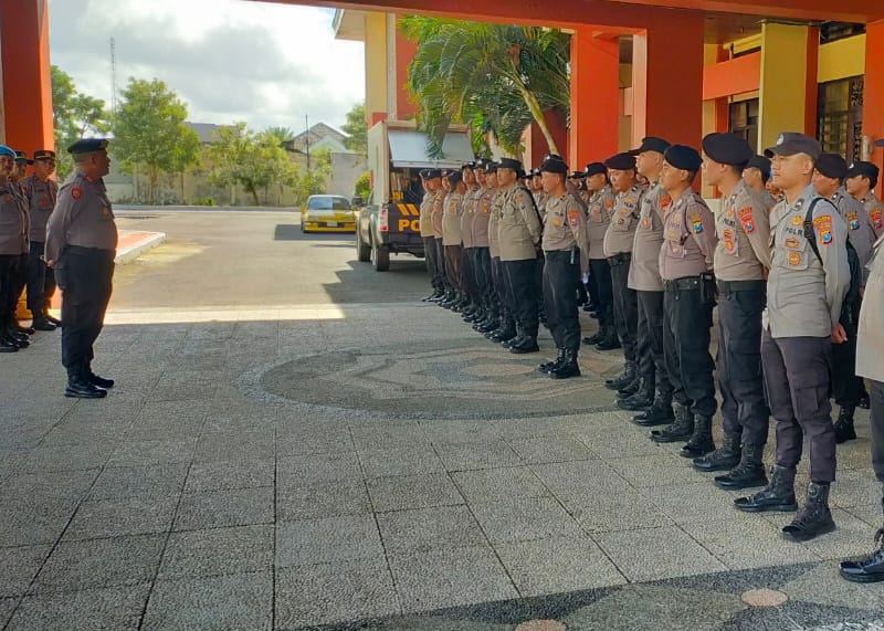 Kasat Samapta Polres Sumenep AKP Taufik Hidayat SH Pimpin Pengamanan Aksi Unras Sumenep Forum