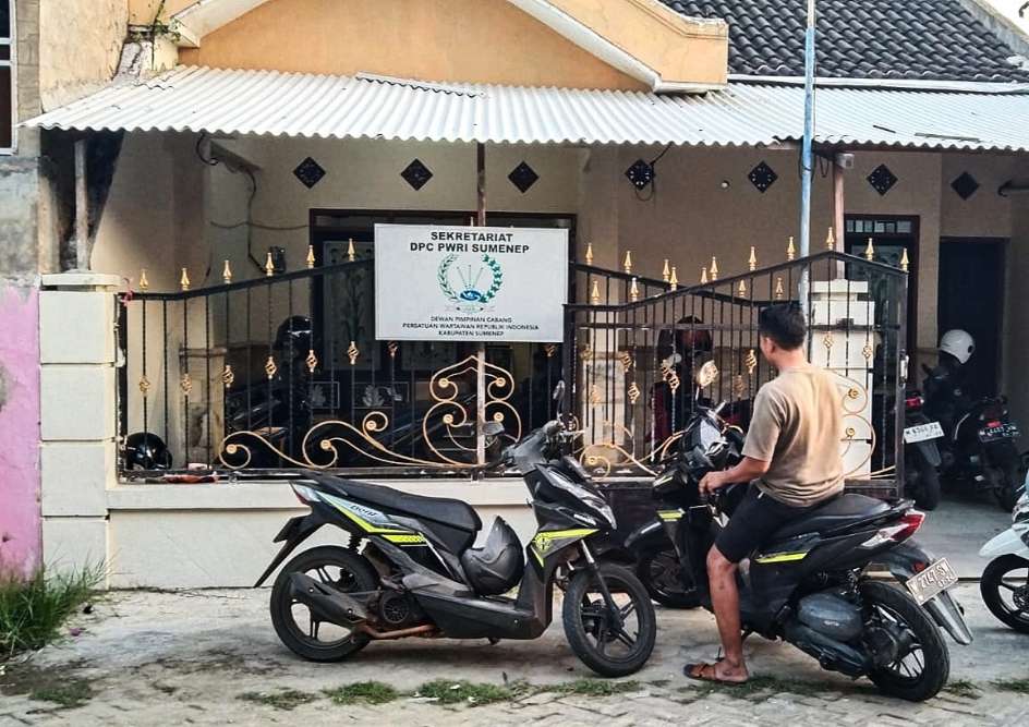 Kantor DPC PWRI Sumenep di Desa Kolor Kecamatan Kota Sumenep