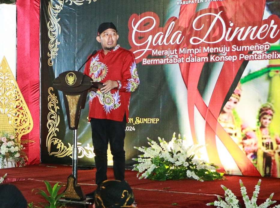 Bupati Sumenep Achmad Fauzi Wongsojudo SH MH Saat Memberikan Sambutan di Acara Gala Dinner Di Taman Andhep Ashor Pendopo Keraton Sumenep, Rabu (15/05/2024) malam