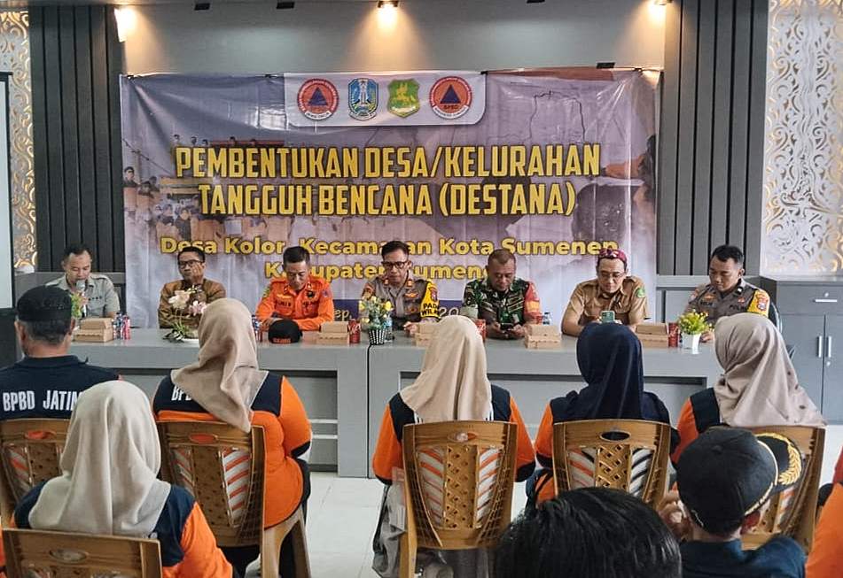 Suasana Sosialisasi Pembentukan Desa Tangguh Bencana di Balai Desa Kolor, Kecamatan Kota, Kabupaten Sumenep, Jum'at (17/05/2024)