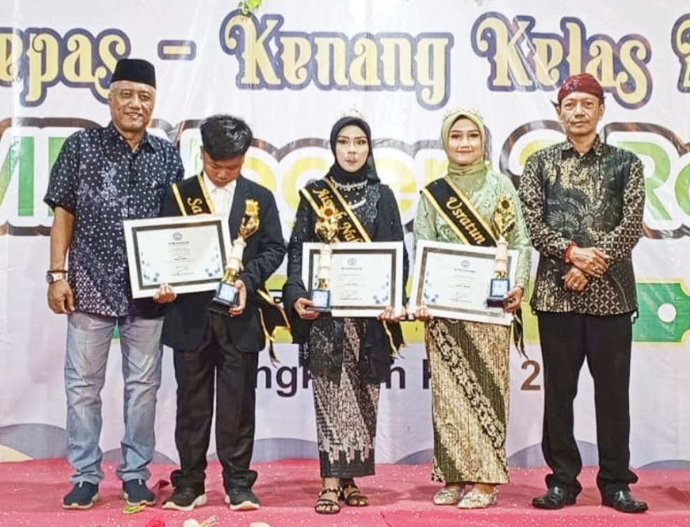 Camat Raas Subiyanto, SH, MH Saat Menghadiri Pisah Kenang Kelas Akhir SMPN 2 Kecamatan Raas, Senin (10/06/2024) malam