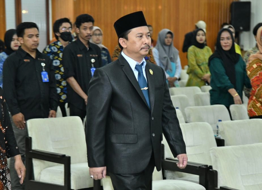 Kepala Bappeda Sumenep, Dr. Ir. Arif Firmanto, STP, MSi Saat Pengukuhan Gelar Doktornya di Unmer Malang