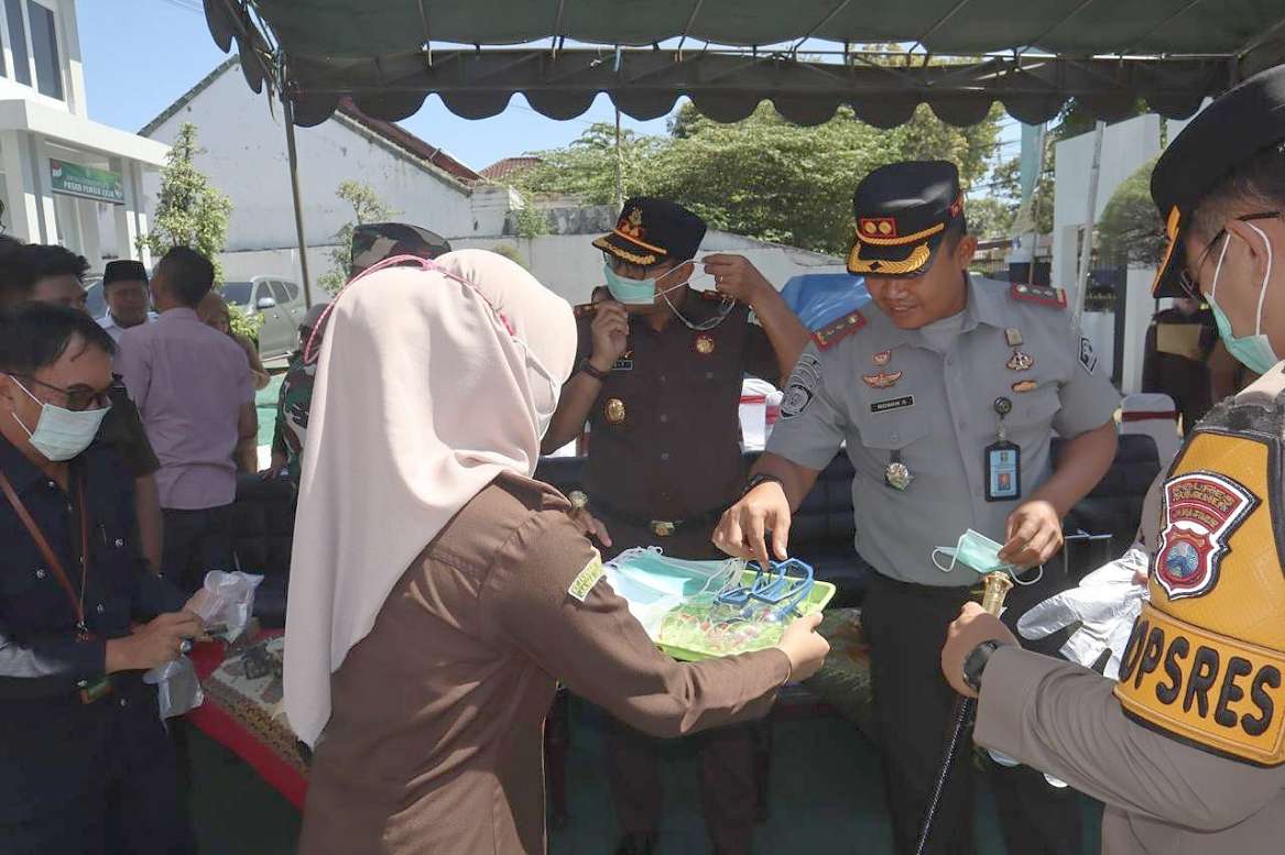 Partisipasi Karutan Sumenep Dalam Pemusnahan BB di Kejari Sumenep Wujud Sinergitas Antar Penegak Hukum, Selasa (16/07/2024)