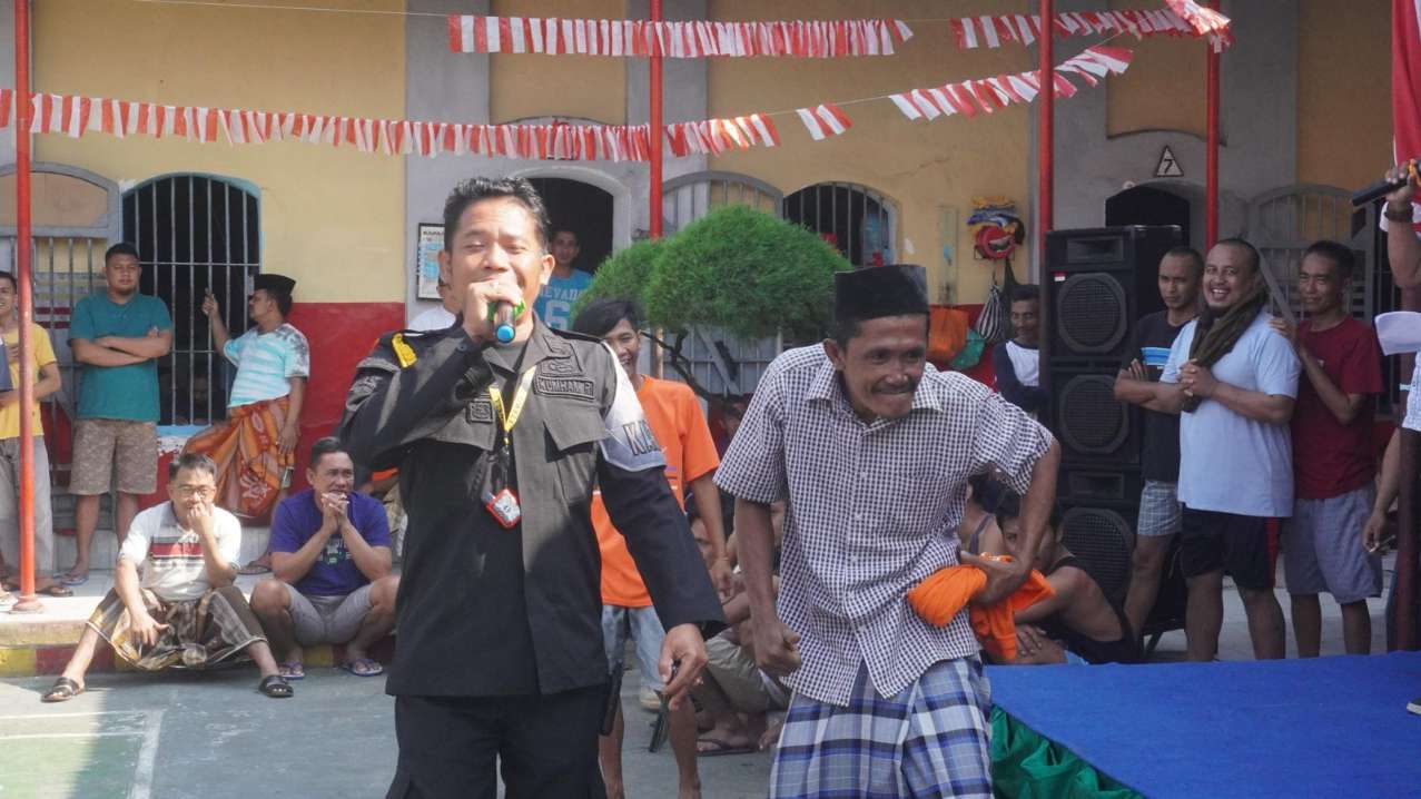Suasana Lomba Karaoke Yang Digelar Rutan Kelas IIB Sumenep Dalam Rangka HUT RI ke-79 dan Hari Pengayoman, Jum'at (02/08/2024)
