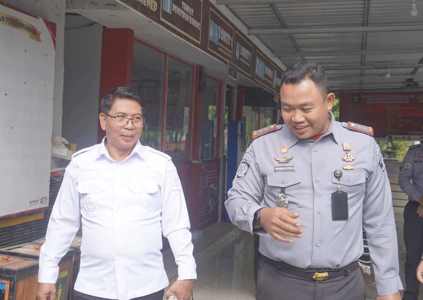 Kepala Divisi Pelayanan Hukum dan HAM (Kadiv Yankumham) Jatim, Daryono Didampingi Karutan Sumenep Ridwan Susilo, Amd, IP, MM saat Mengecek Sikon Rutan Sumenep, Kamis (08/08/2024)