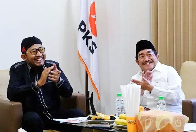 Bupati Petahana Achmad Fauzi Wongsojudo Bersama KH. Imam Hasyim