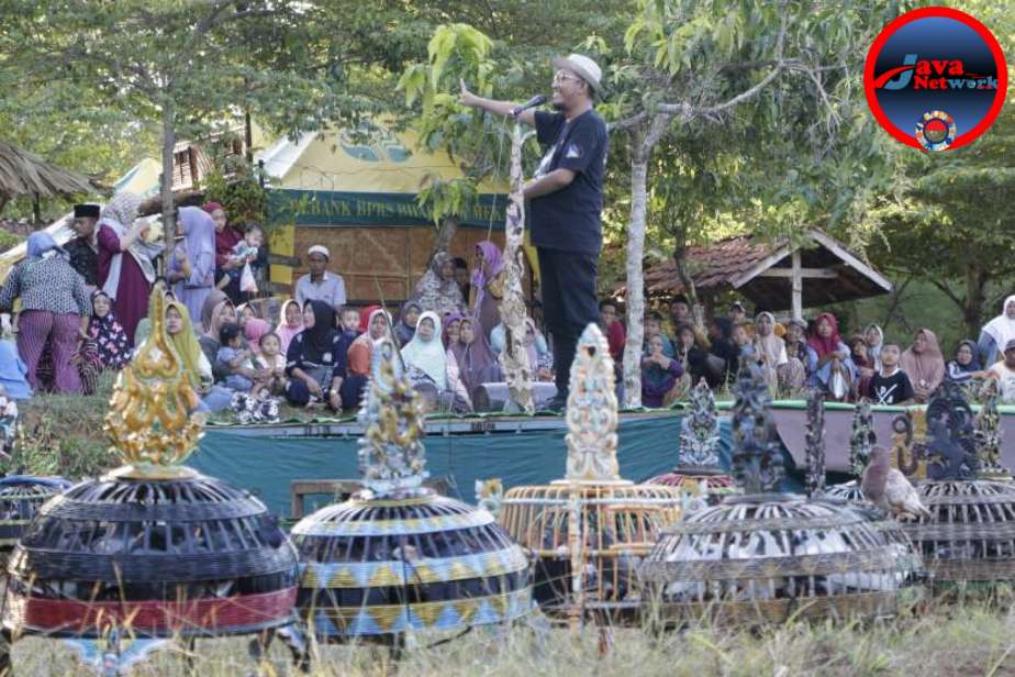 Bupati Sumenep Achmad Fauzi Wongsojudo Saat Memberikan Sambutan Pada Pembukaan Festival Dara Oddag 2024 di Desa Semaan Kecamatan Dasuk, Minggu (11/08/2024)