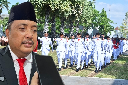 Kepala Bakesbang Sumenep Drs. Achmad Zulkarnain, MH dan Paskibraka Sumenep 2024