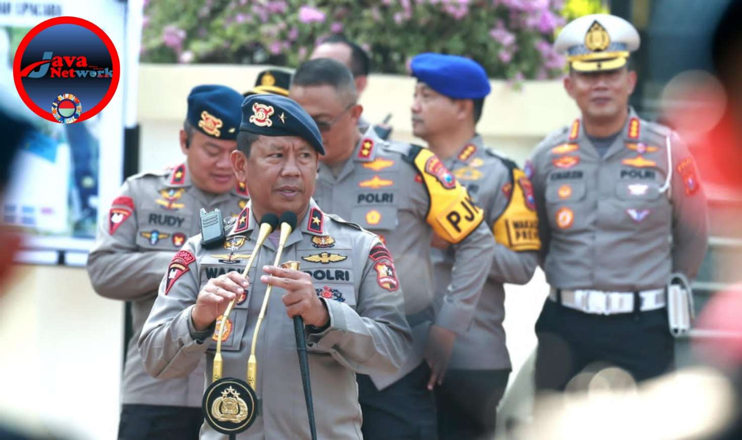 Brigjen Pol Waris Danpas Pelopor Korbrimob Saat Memberikan Sambutan
