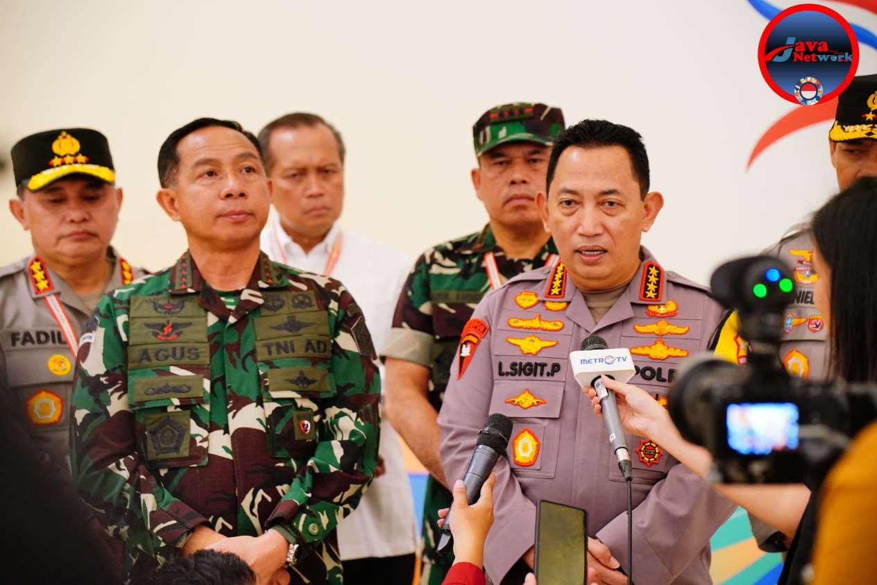 Kapolri Jenderal Polisi Drs Listyo Sigit Prabowo, MSi dan Panglima TNI Jenderal TNI Agus Subiyanto
