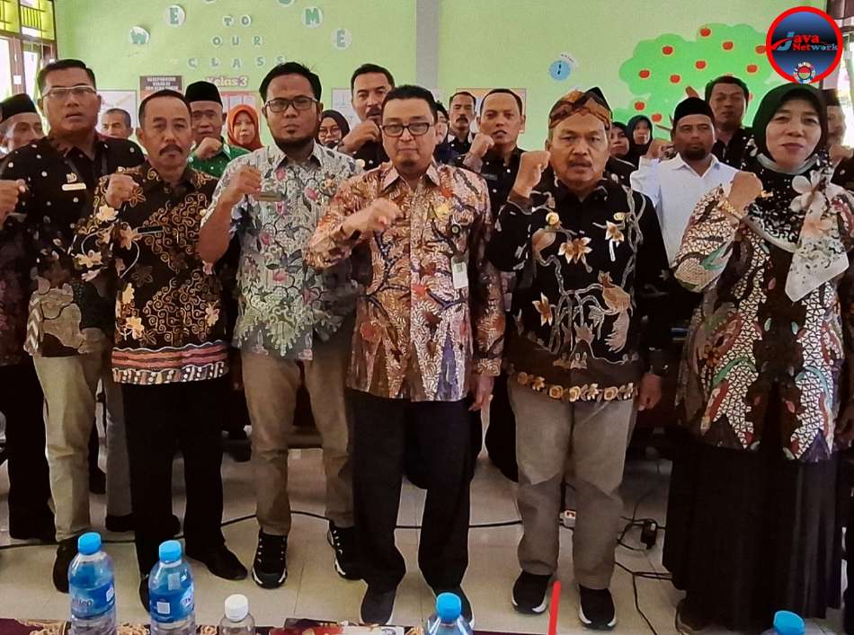 Kabid GTK Disdik Sumenep, Akhmad Fairusi SPd, M.AP Bersama Pengawas Sekolahan dan Ketua KKKS Kecamatan Bluto, Sabtu (07/09/2024)