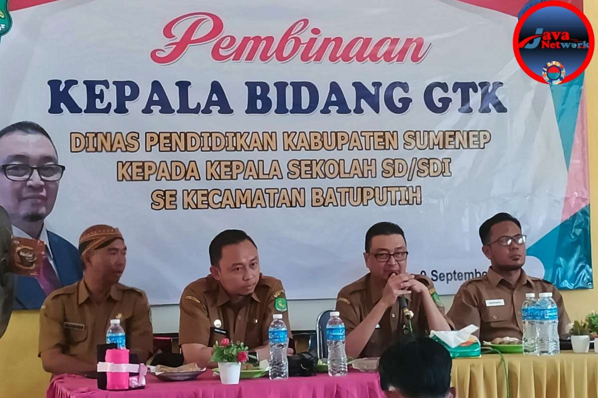 Kabid Guru dan Tenaga Kependidikan (GTK) Disdik Sumenep Akhmad Fairusi, SPd, M.AP. Saat Memberikan Pembinaan KKKS di Kecamatan Batuputih, Senin (09/09/2024)