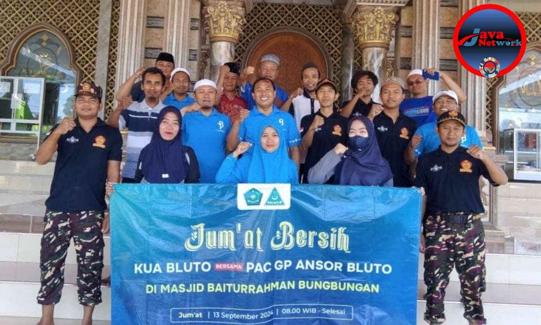 Kolaborasi KUA Kemenag dan PC GP Ansor Sumenep Gelar Aksi Baksos, Bersih-Bersih Rumah Ibadah