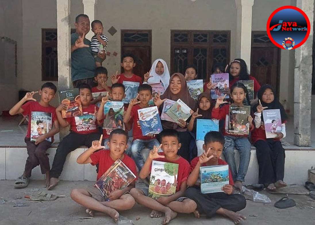Perpusnas RI Beri Bantuan Buku ke TBM Al-Masthuriyah Basoka Rubaru