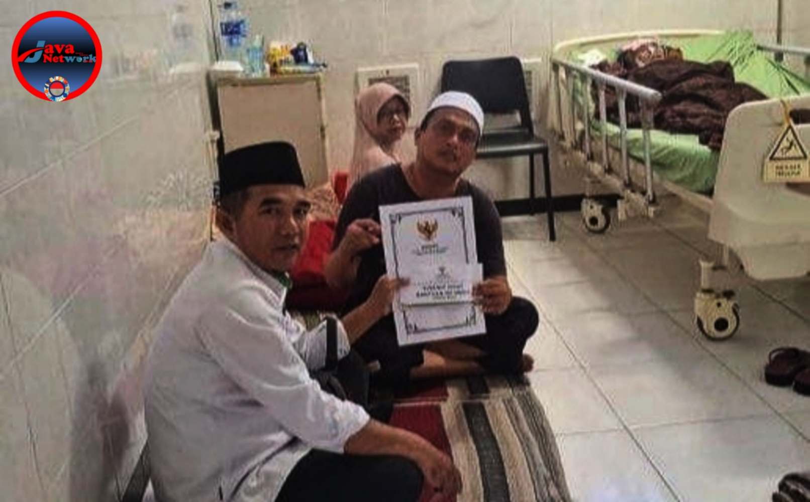 Wakil Ketua Baznas 4 Serahkan Bantuan Nonmedis kepada Mustahik