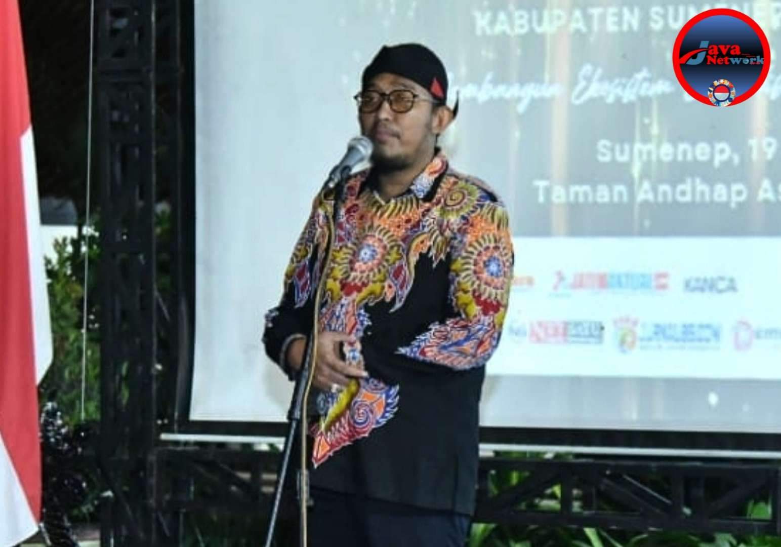 Bupati Sumenep, Dr. H. Achmad Fauzi Wongsojudo, SH, MH Saat Memberikan Sambutan di Acara Pelantikan Pengurus DPC AWDI Sumenep, Kamis (19/09/2024)