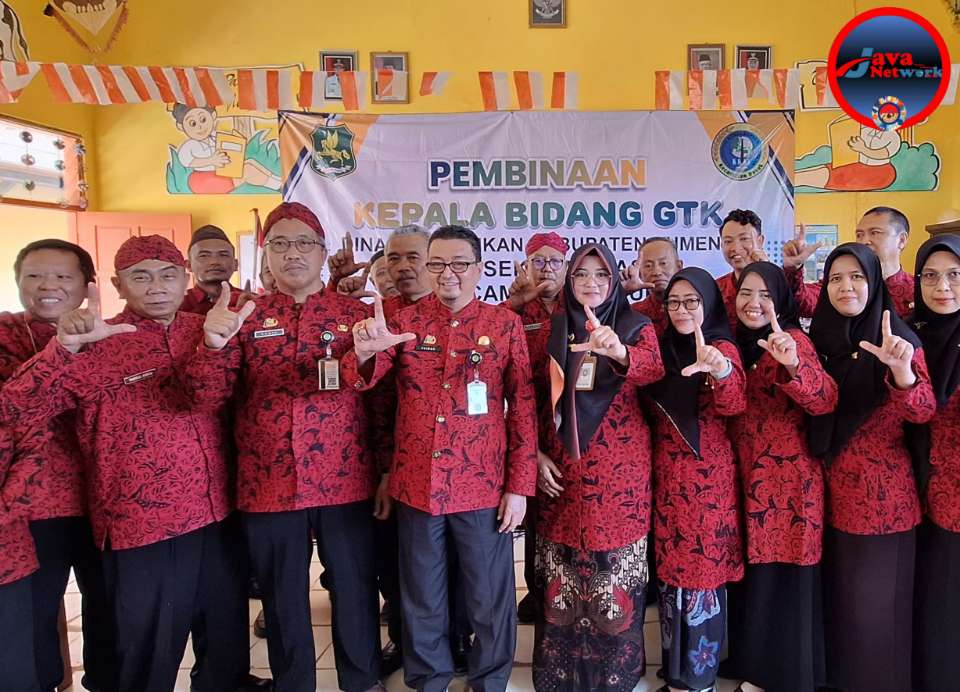 Foto Bersama Kabid GTK Disdik Sumenep Akhmad Fairusi, SPd, M.AP Bersama KKKS dan Pengawas SD Kecamatan Dasuk