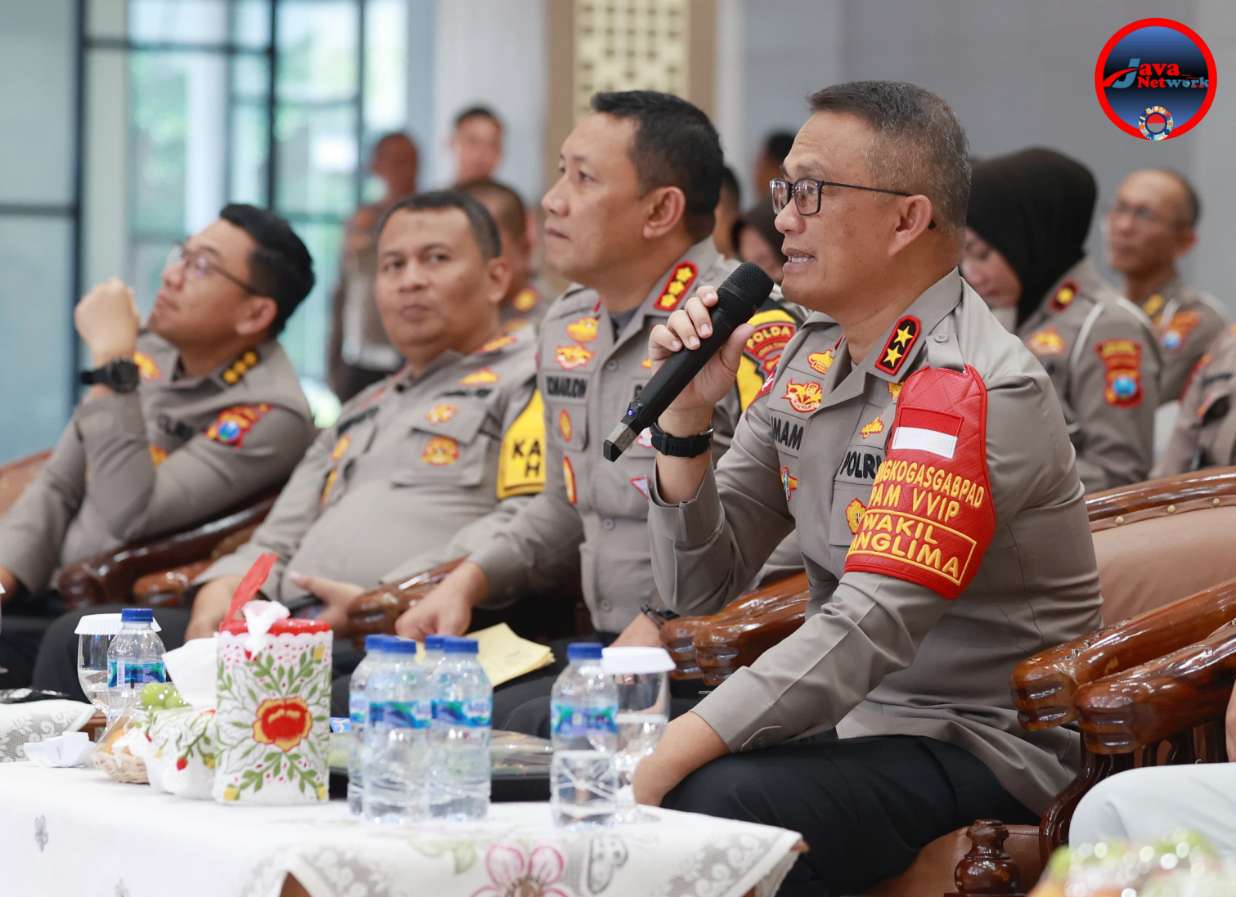 Kapolda Jatim Irjen Pol Drs Imam Sugianto MSi Saat Memberikan Sambutan Pada Acara Pemilihan Duta Mahameru Lantas Jawa Timur 2024