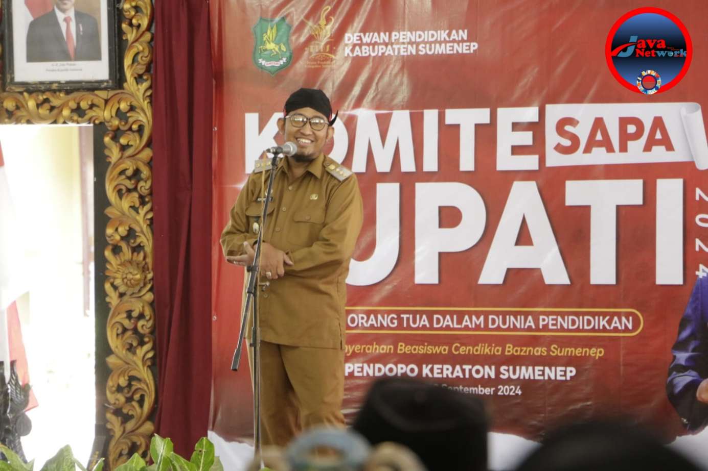 Bupati Sumenep, Dr. H. Achmad Fauzi Wongsojudo, SH, MH Saat Memberikan Sambutan di Acara Komite Sapa Bupati di Pendopo Agung Keraton Sumenep, Senin (23/09/2024)