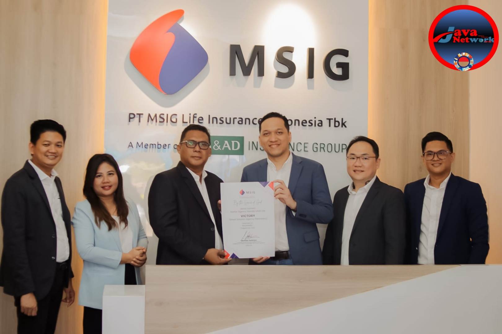 Keterangan foto: 

Herman Sulistyo, Direktur MSIG Life, Ferry Tjong, Agency Business Head MSIG Life, Frans Hutabarat, Pemilik AKM Victory Pekanbaru MSIG Life, bersama jajaran Partners dan Founder Smart Solution Group dalam acara Grand Opening Agensi Kantor Mandiri Victory di kawasan Jalan Soekarno-Hatta, Payung Sekaki, Pekanbaru, Jumat (13/9/2024).