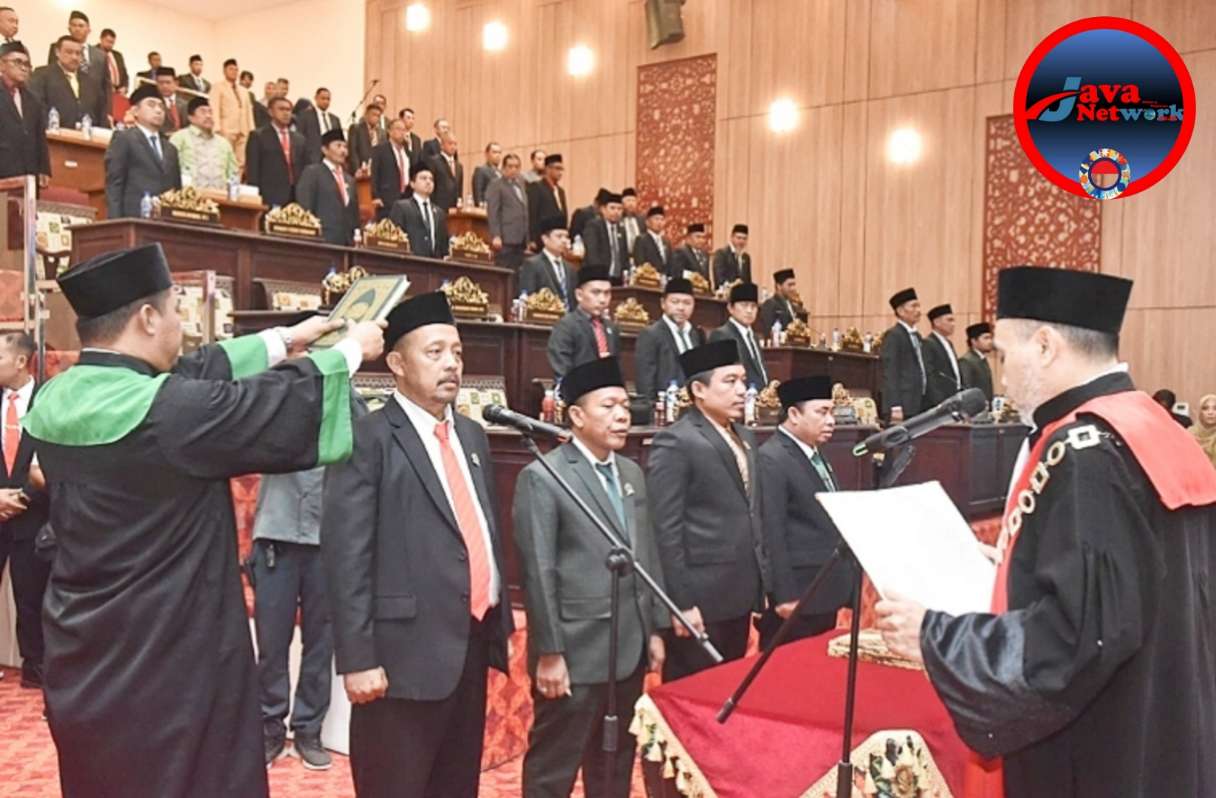 H. Zainal Arifin, SH Saat Dilantik di Gedung DPRD Baru Jalan Raya Pamekasan Desa Gunggung Kecamatan Batuan, Rabu (09/10/2024)