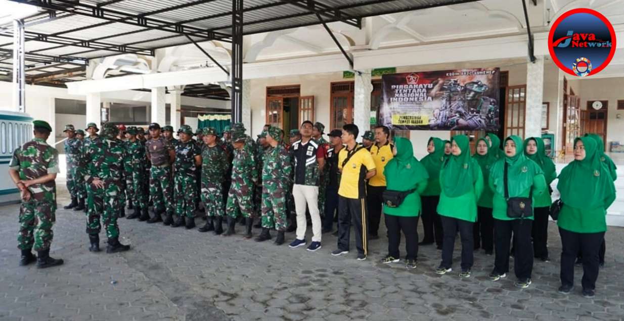 Peringatan HUT TNI ke-79, Kodim 0827/Sumenep Baksos Bersih-Bersih Tempat Ibadah