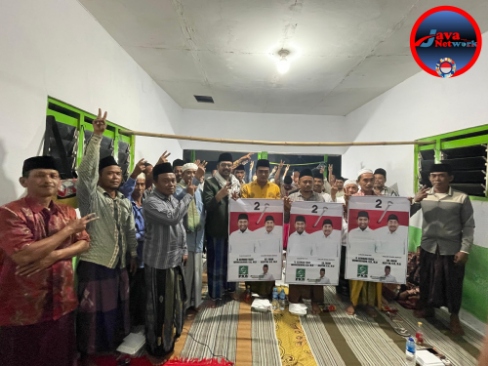 Mantan Ketua DPRD Sumenep Periode 2019 - 2024 KH. Hamid Ali Munir Saat Bersama Masyarakat Desa Duko Kecamatan Rubaru