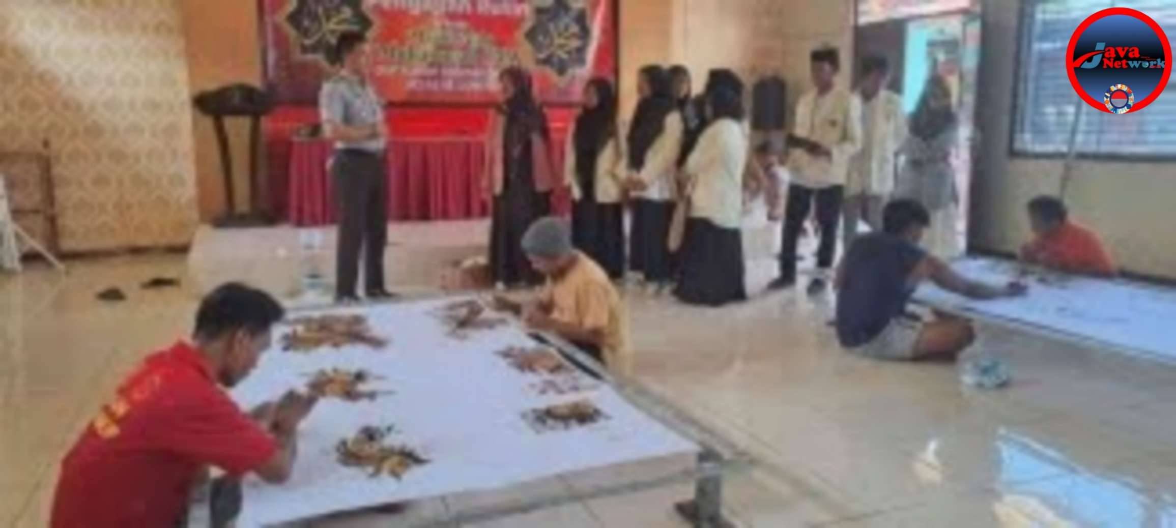 Kasubsi Pelayanan Tahanan Rutan Kelas IIB Sumenep Teguh SH, saat Menerima Kedatangan 8 PKL Mahasiswa INKADA Kariman Wirayudha Beraji Sumenep 