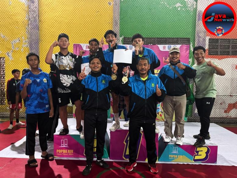 Tim Sepak Takraw Kabupaten Sumenep Saat Meraih Medali Emas Di Ajang Popda Jatim ke XIV di Bangkalan 