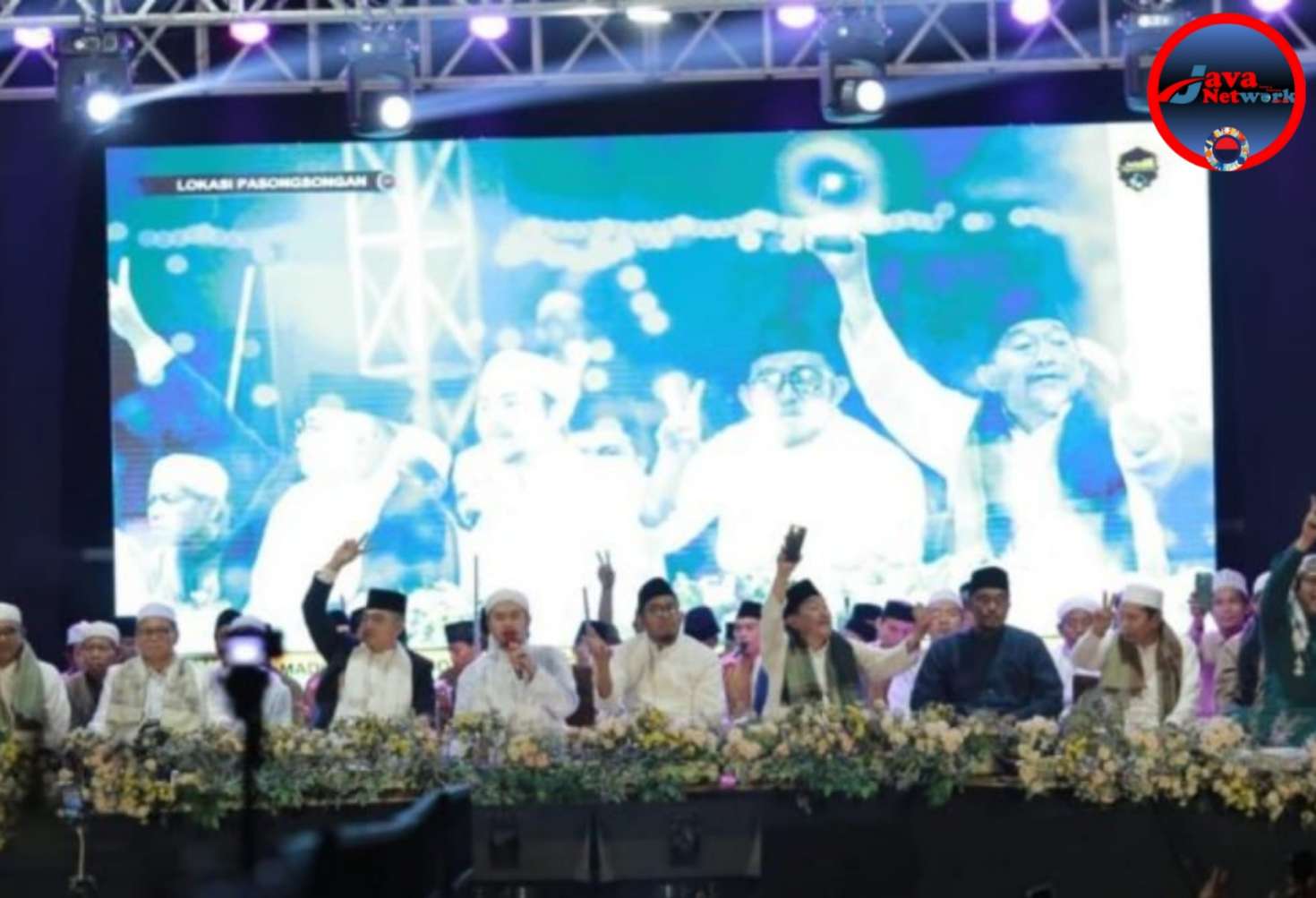 Kampanye Paslon FAHAM di Lapangan Sawunggaling Desa Pasongsongan Kecamatan Pasongsongan, Senin (18/11/2024) malam