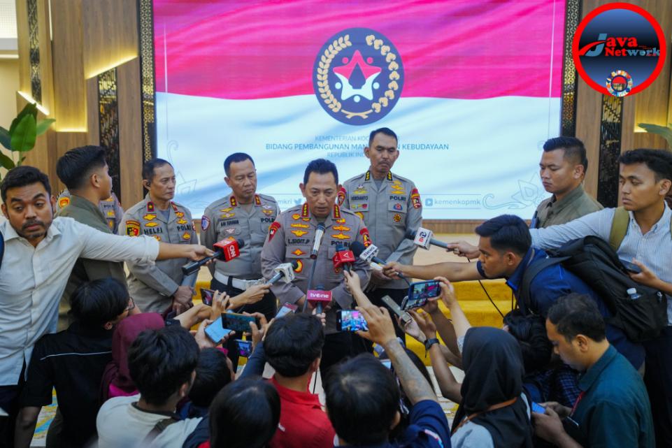 Kapolri Jenderal Polisi Drs Listyo Sigit Prabowo MSi Saat Memberikan Keterangan Persnya