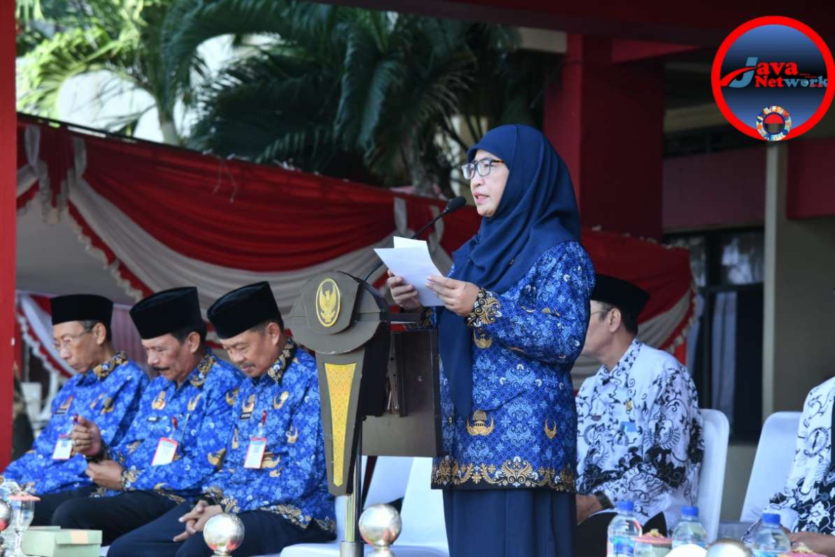 Wabup Sumenep, Hj. Dewi Khalifah, SH, MH, MPdi Saat Memberikan Sambutan di Peringatan HGN dan HUT Korpri, Selasa (03/12/2024)