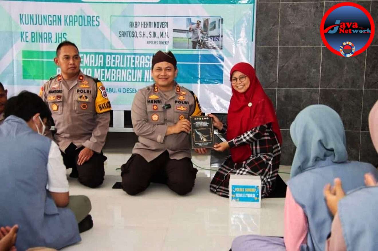 Dukung Literasi dan Pendidikan di Kalangan Pelajar, Kapolres Sumenep Berikan Simbolis Buku Edukasi dan Sarkon kepada Junior Binar High School
