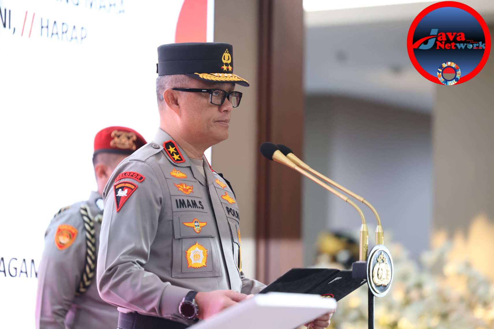 Kapolda Jatim Irjen Pol Drs Imam Sugianto MSi Saat Melantik Eks Kasubdit III Dittipidum Bareskrim Polri Sebagai Irwasda Polda Jatim