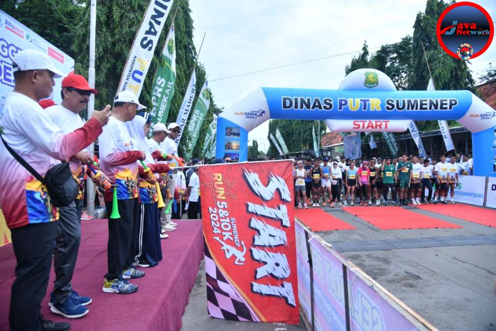 Wabup Sumenep Didampingi Kadis PUTR Eri Susanto Saat Melepas Kejuaraan Run 5 dan Run 10 Rangkaian Calendar of Event Sumenep 2024