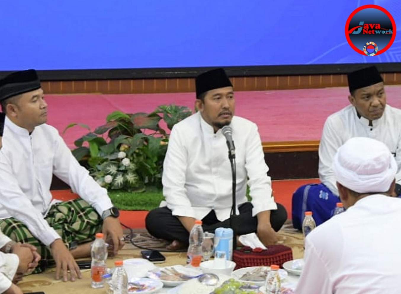 Bupati Sumenep Achmad Fauzi Wongsojudo Saat Memberikan Sambutan di Acara Malam Tasyakuran di Pendopo Agung Keraton Sumenep, Selasa (17/12/2024) malam