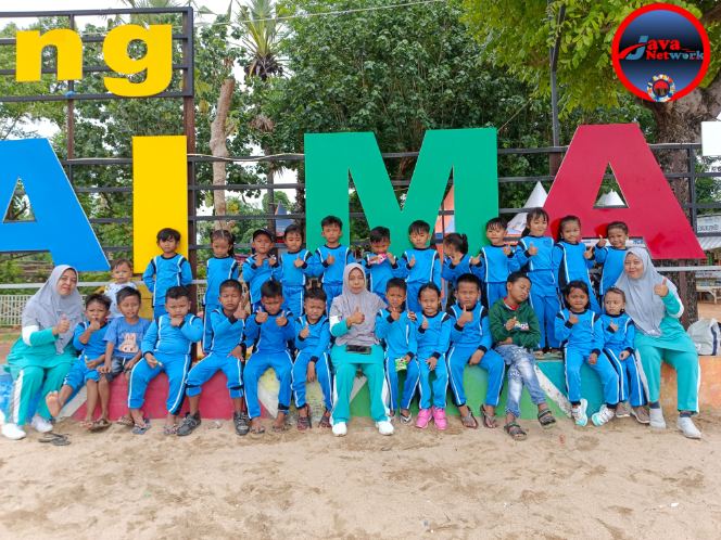 Kolaborasi TK PGRI dan SDN Pakandangan Sangrah, Wujudkan Semangat Belajar dan Cinta Lingkungan di Wisata Pantai Matahari