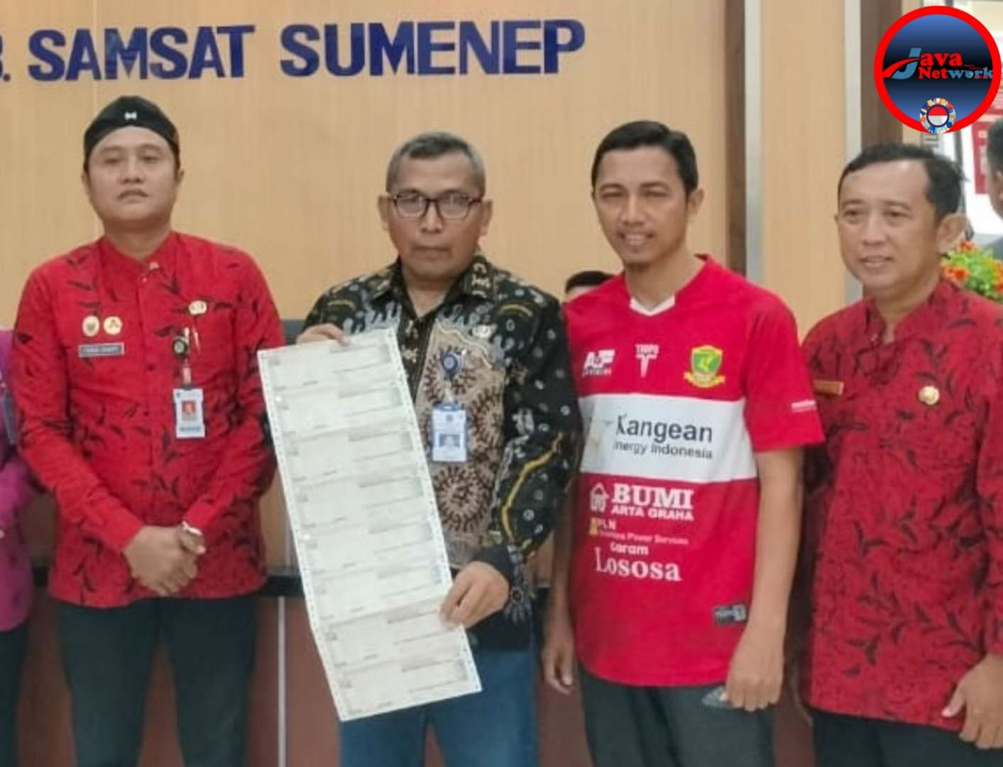 Dari Kiri, Kabapenda Faruk Hanafi, Kepala UPT Samsat, Samtiono, Kabid Suhermanto, Kasi Nurudin 