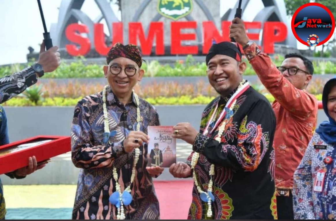 Bupati Sumenep Achmad Fauzi Wongsojudo dan Menteri Kebudayaan RI Fadli Zon di Acara Peresmian Tugu Keris Di Kecamatan Pragaan, Kamis (30/01/2025)