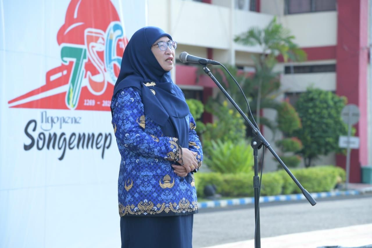 Wakil Bupati Sumenep Hj. Dewi Khalifah Mohon Pamit Saat Memimpin Apel Gabungan Senin 17 Februari 2025 di Halaman Pemkab Sumenep 
