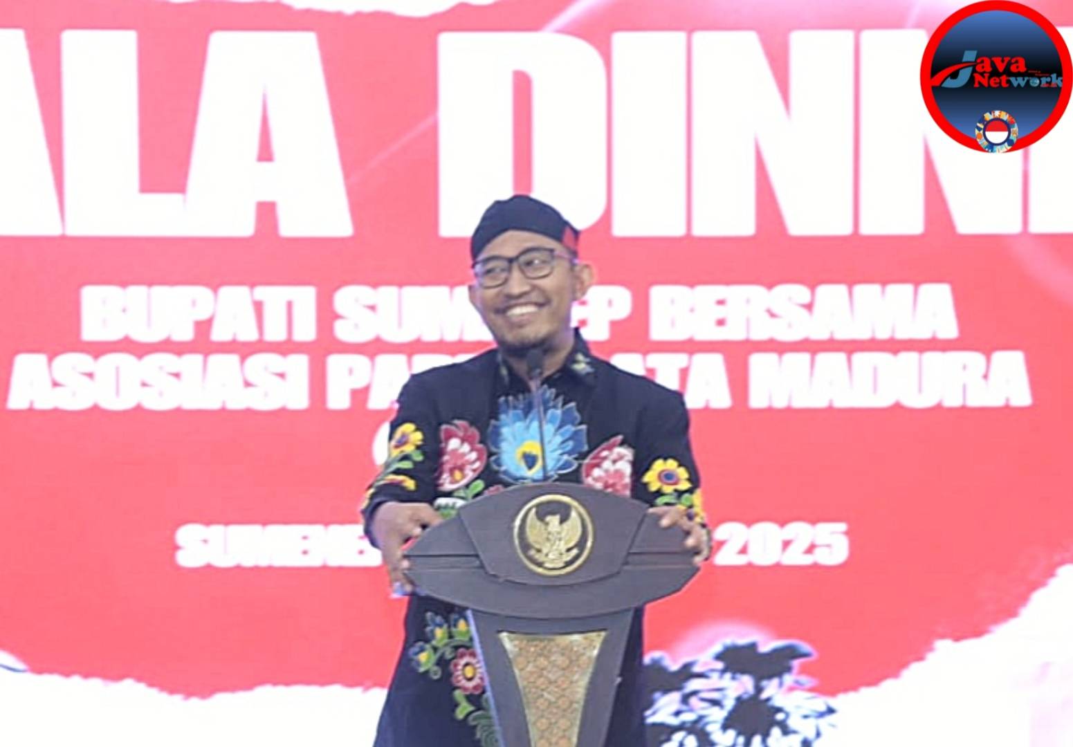 Bupati Sumenep Achmad Fauzi Wongsojudo Saat Memberikan Sambutan di Acara Gala Dinner Bersama ASPRIM di PENDIM Agung Keraton Sumenep, Selasa (11/2/25) malam