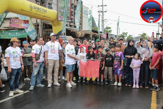 Ribuan Warga Tumpah Ruah di JJS Kemenangan Sumenep: Hujan, Hadiah Motor, dan Euforia Persatuan!