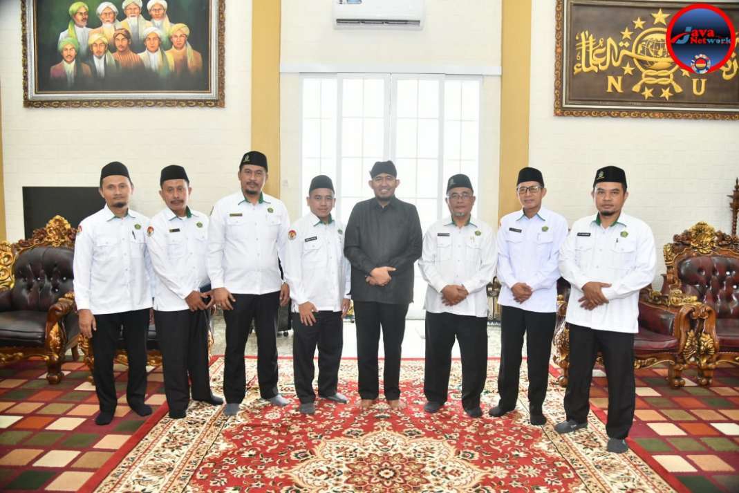 Bupati Achmad Fauzi Wongsojudo Bersama Kepala Kemenag Sumenep Abdul Wasid Beserta Jajaran Foto Bersama, Rabu (26/03/2026)