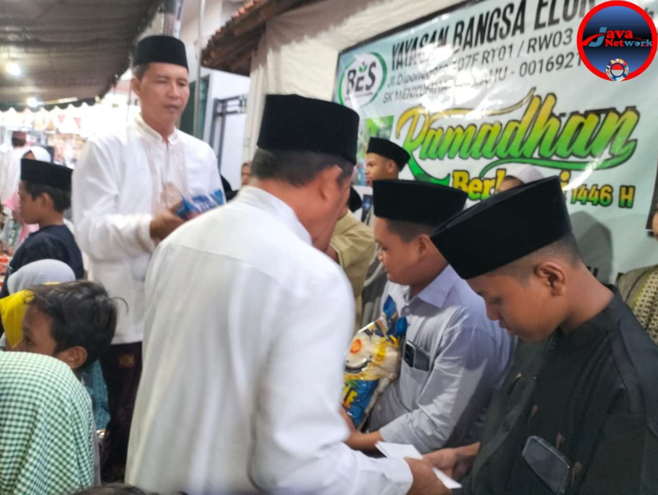 Cahaya Ramadhan di Bangselok: Yayasan BES Santuni 46 Anak Yatim dan 169 Kaum Dhuafa