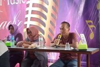 Ketua Bintang Pantura Musik (BPM) Sumenep H. Syafiudin dikenal H. Piu Saat Memberikan Sambutan di Acara BPM di Teras Cafe & Resto, Minggu (20/04/2025)